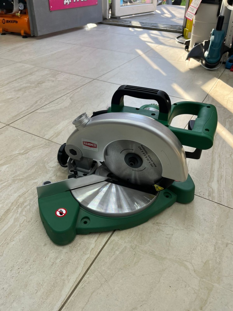 Торцовочная пила Hammer stl800