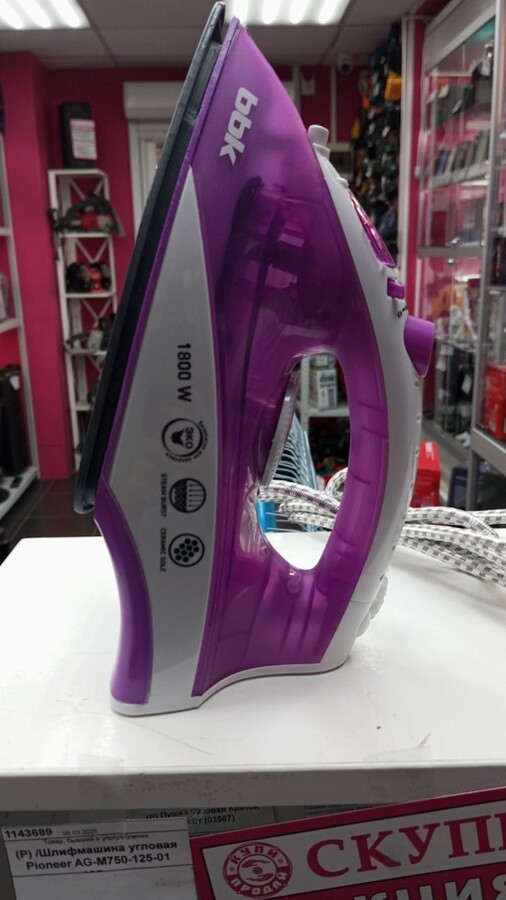 /Утюг BBK ISE-1802 1800Вт