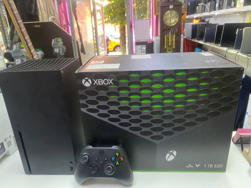 Игровая приставка XBOX Series X 1