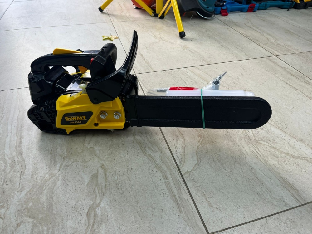 Бензопила Dewalt