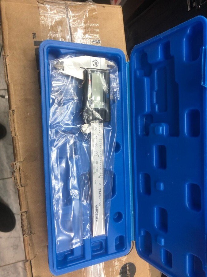 Электронный штангенциркул