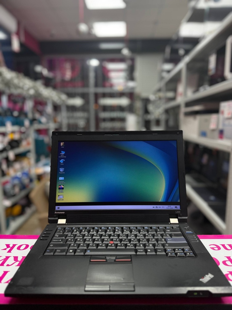 Ноутбук Lenovo i3\8GB 250